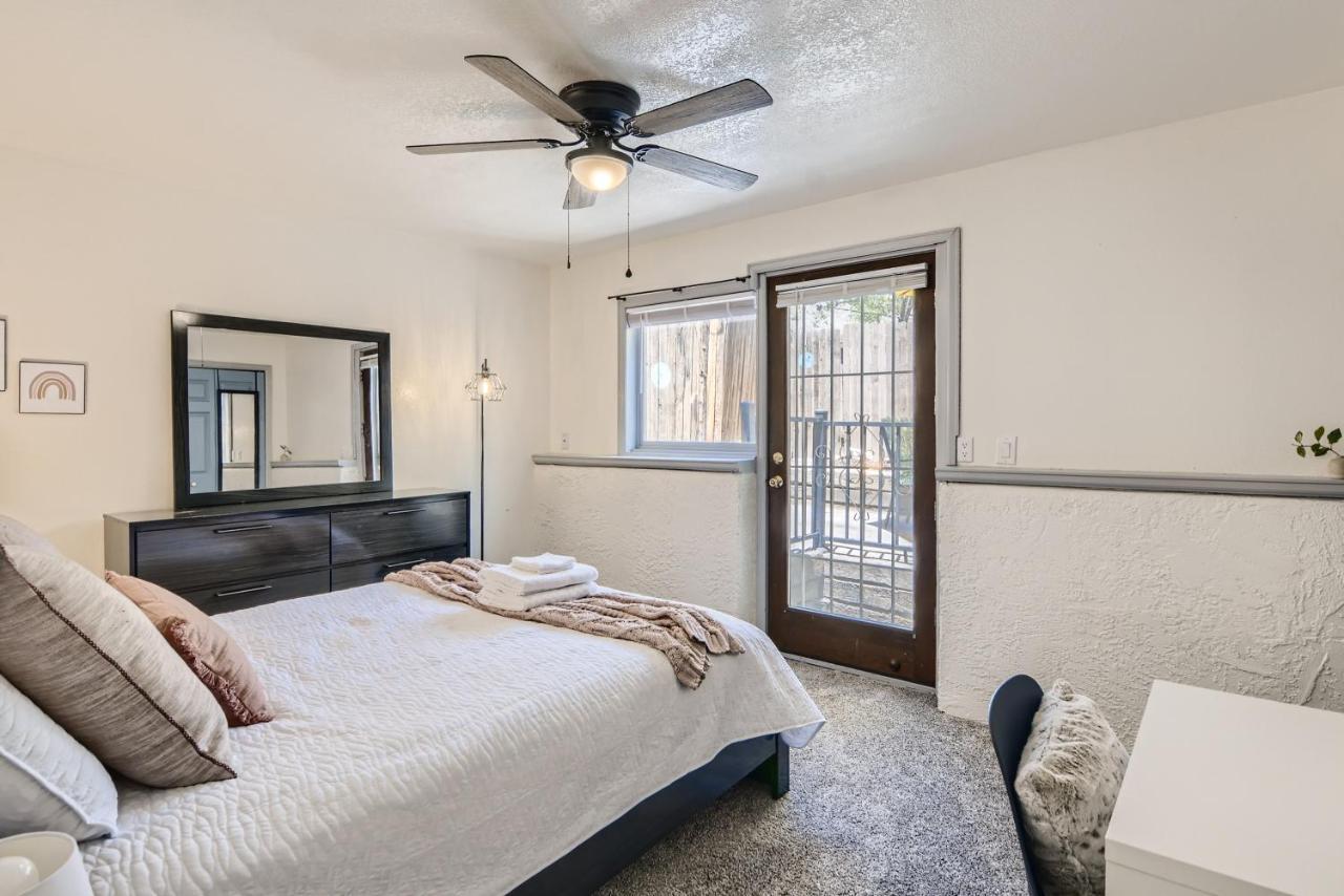 Rare Find Modern Townhome In The Heart Of Old Colorado City Colorado Springs Exterior photo